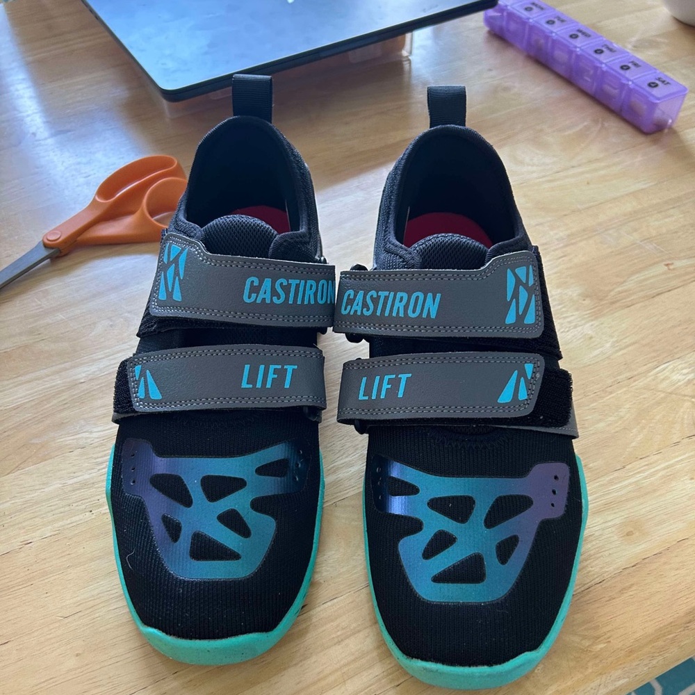 Lifting shoes men’s 8.5/women’s 10